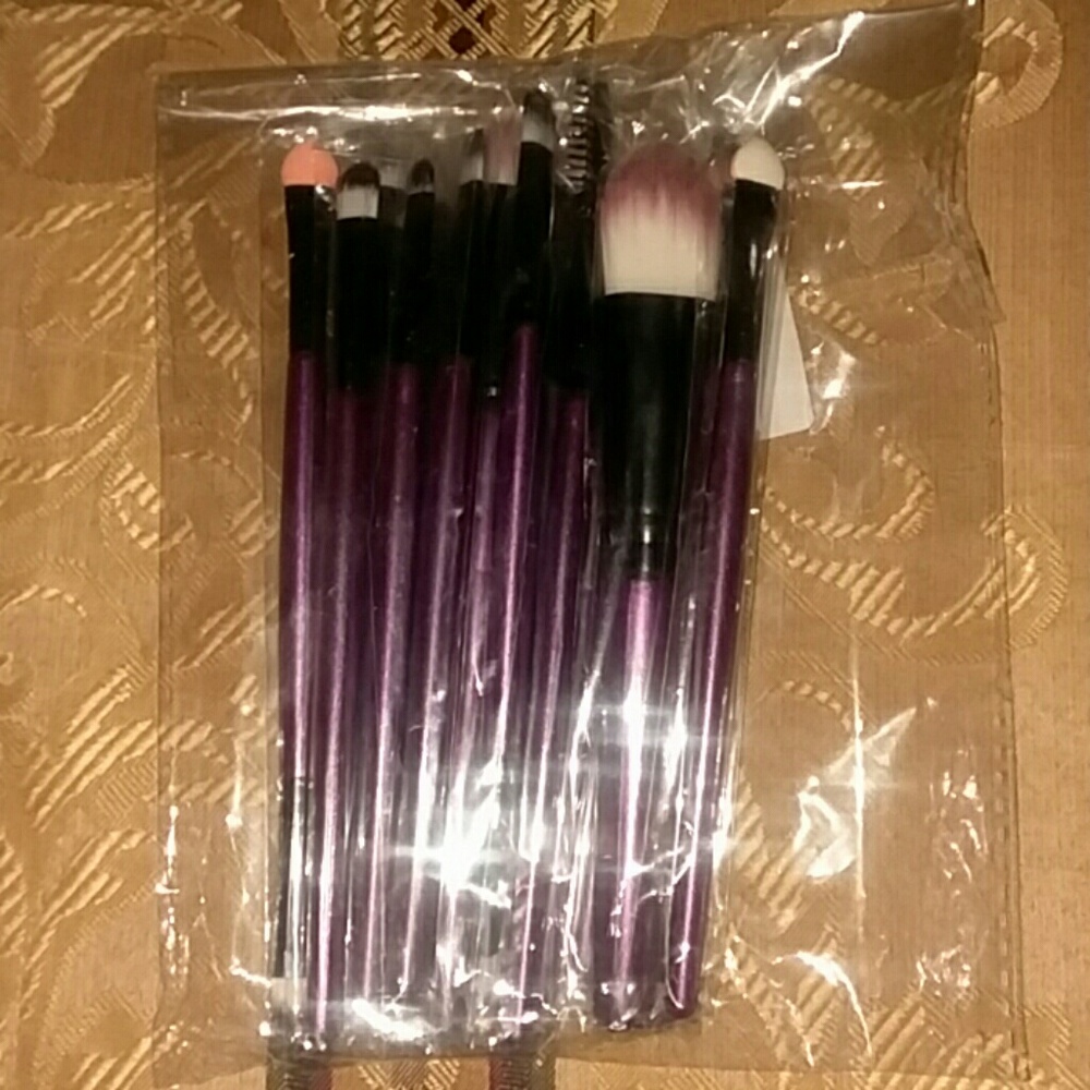 Makeup brushes